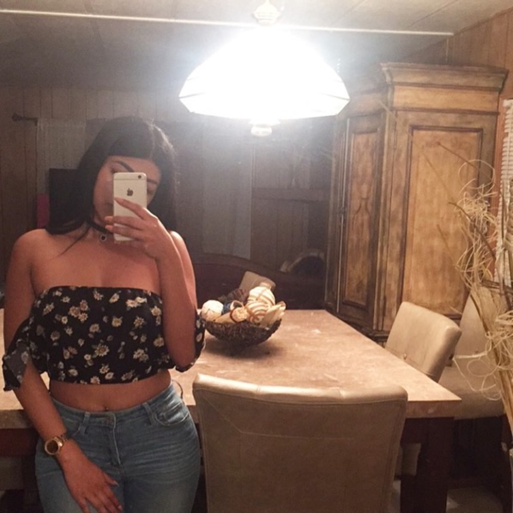 Loose sunflower print crop top